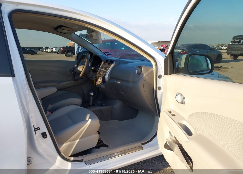 2013 NISSAN VERSA 1.6 SV VIN: 3N1CN7AP8DL889581