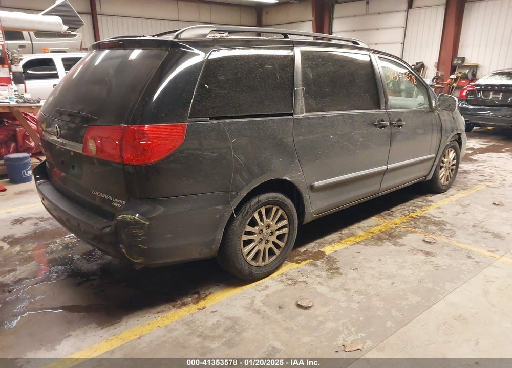 2008 TOYOTA SIENNA VIN: 5TDBK22C58S017116