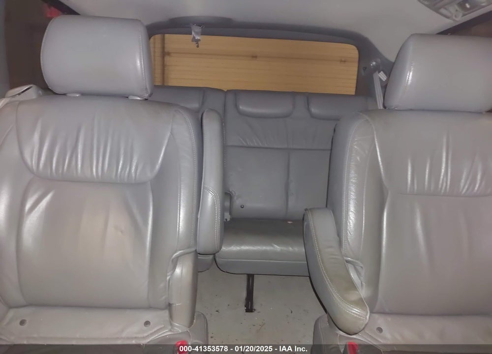 2008 TOYOTA SIENNA VIN: 5TDBK22C58S017116