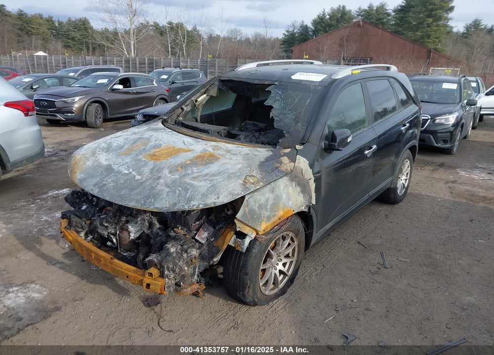 2011 KIA SORENTO LX V6 VIN: 5XYKT4A23BG137437