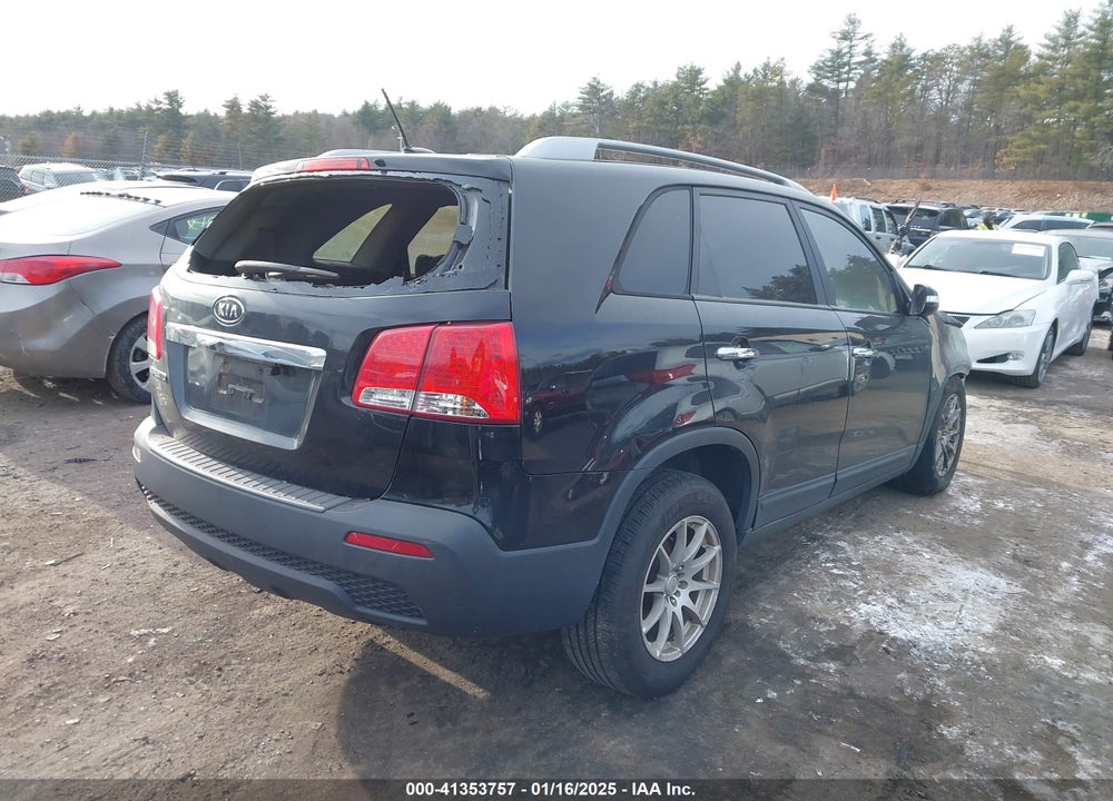 2011 KIA SORENTO LX V6 VIN: 5XYKT4A23BG137437
