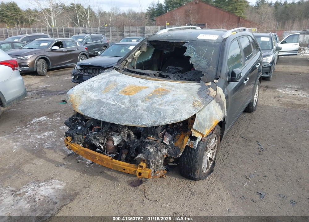 2011 KIA SORENTO LX V6 VIN: 5XYKT4A23BG137437