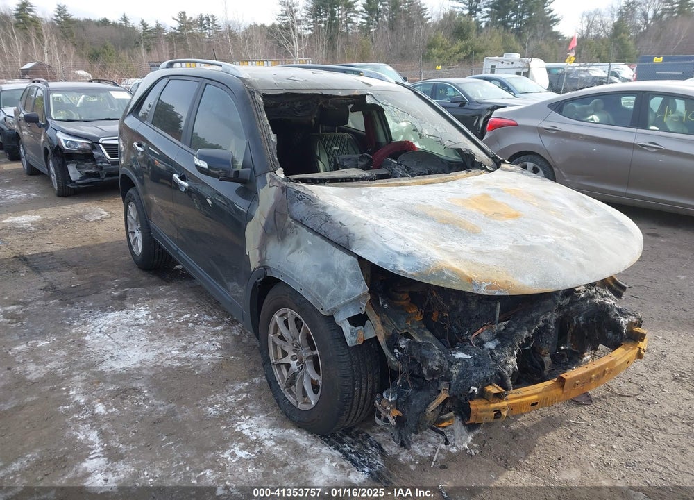 2011 KIA SORENTO LX V6 VIN: 5XYKT4A23BG137437