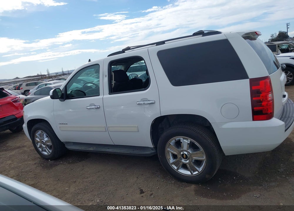 2011 CHEVROLET TAHOE LS VIN: 1GNSCAE08BR380886