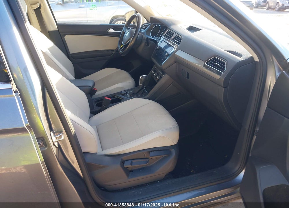 2018 VOLKSWAGEN TIGUAN 2.0T SE/2.0T SEL VIN: 3VV2B7AX6JM008823