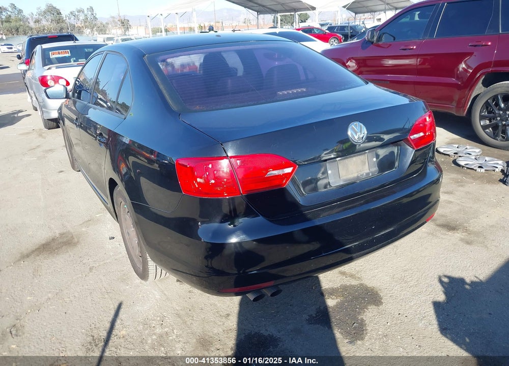 2011 VOLKSWAGEN JETTA VIN: 3VWDZ7AJ0BM328099