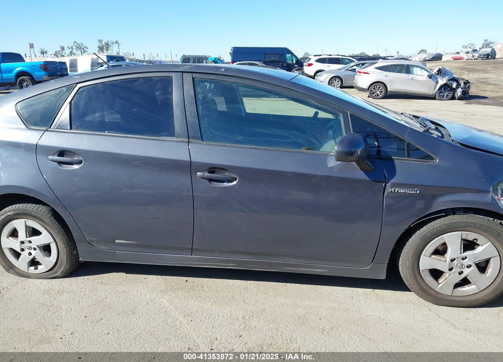 2011 TOYOTA PRIUS THREE VIN: JTDKN3DU2B0303681