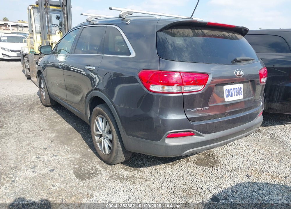 2017 KIA SORENTO 3.3L LX VIN: 5XYPG4A58HG323004
