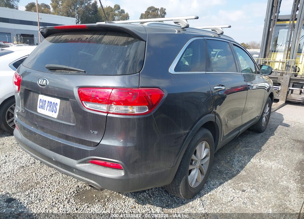 2017 KIA SORENTO 3.3L LX VIN: 5XYPG4A58HG323004