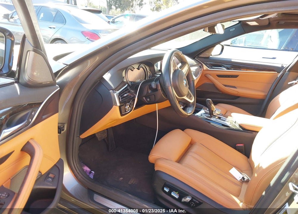2019 BMW 540I VIN: WBAJE5C5XKG919389