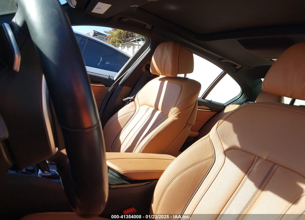 2019 BMW 540I VIN: WBAJE5C5XKG919389