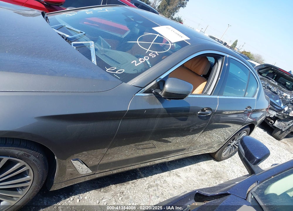 2019 BMW 540I VIN: WBAJE5C5XKG919389