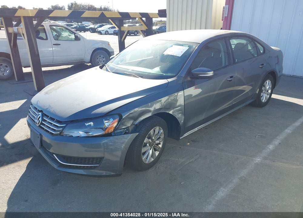 2013 VOLKSWAGEN PASSAT VIN: 1VWAP7A36DC137172
