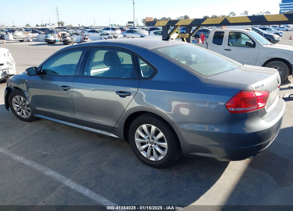 2013 VOLKSWAGEN PASSAT VIN: 1VWAP7A36DC137172