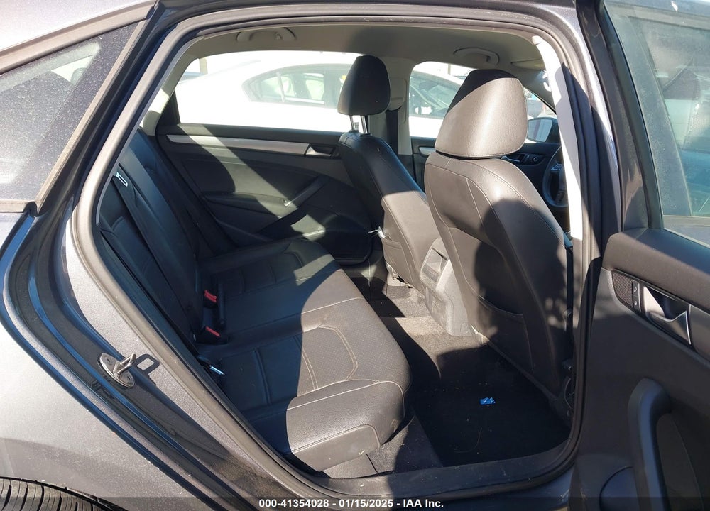 2013 VOLKSWAGEN PASSAT VIN: 1VWAP7A36DC137172