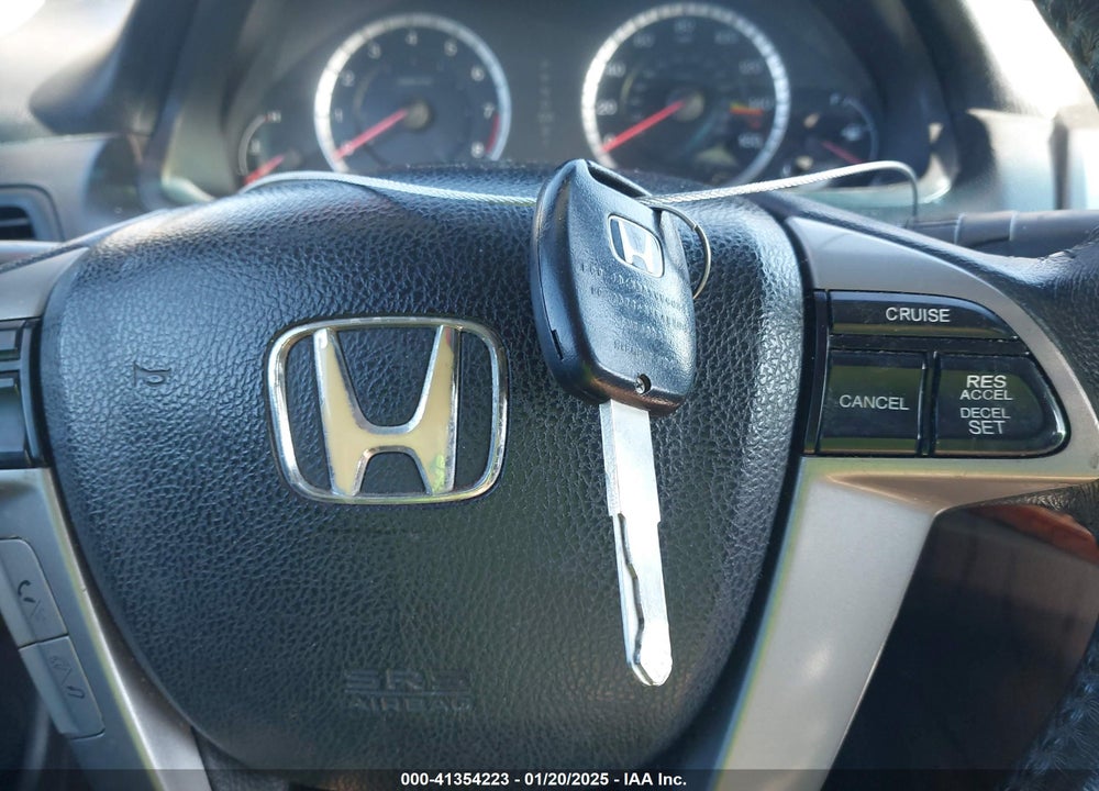 2011 HONDA ACCORD VIN: 1HGCP2F89BA102994