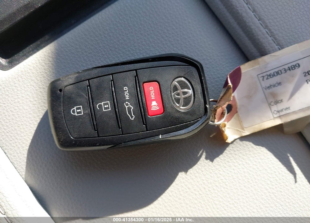 2024 TOYOTA GRAND HIGHLANDER XLE VIN: 5TDAAAB55RS049107