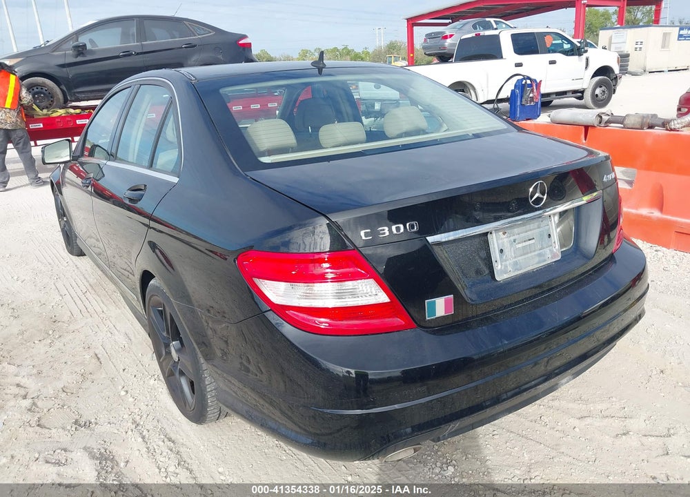 2011 MERCEDES-BENZ C 300 LUXURY 4MATIC/SPORT 4MATIC VIN: WDDGF8BB3BR135018