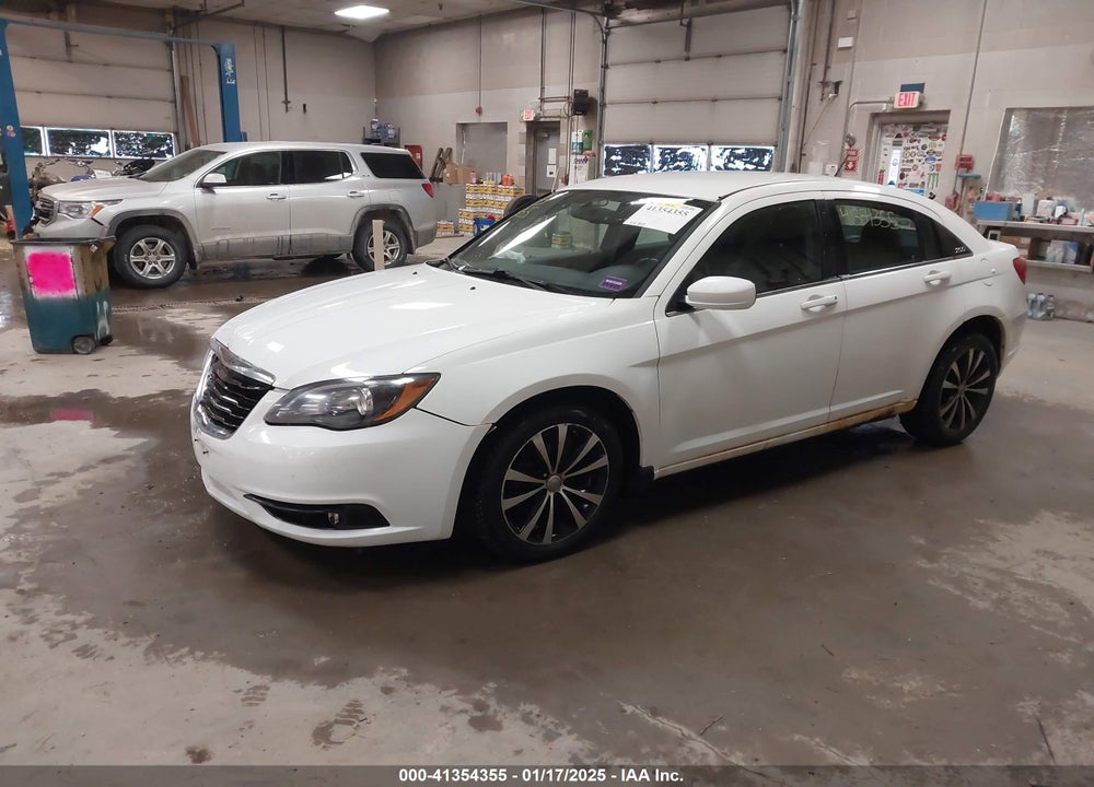 2013 CHRYSLER 200 VIN: 1C3CCBBG0DN737285