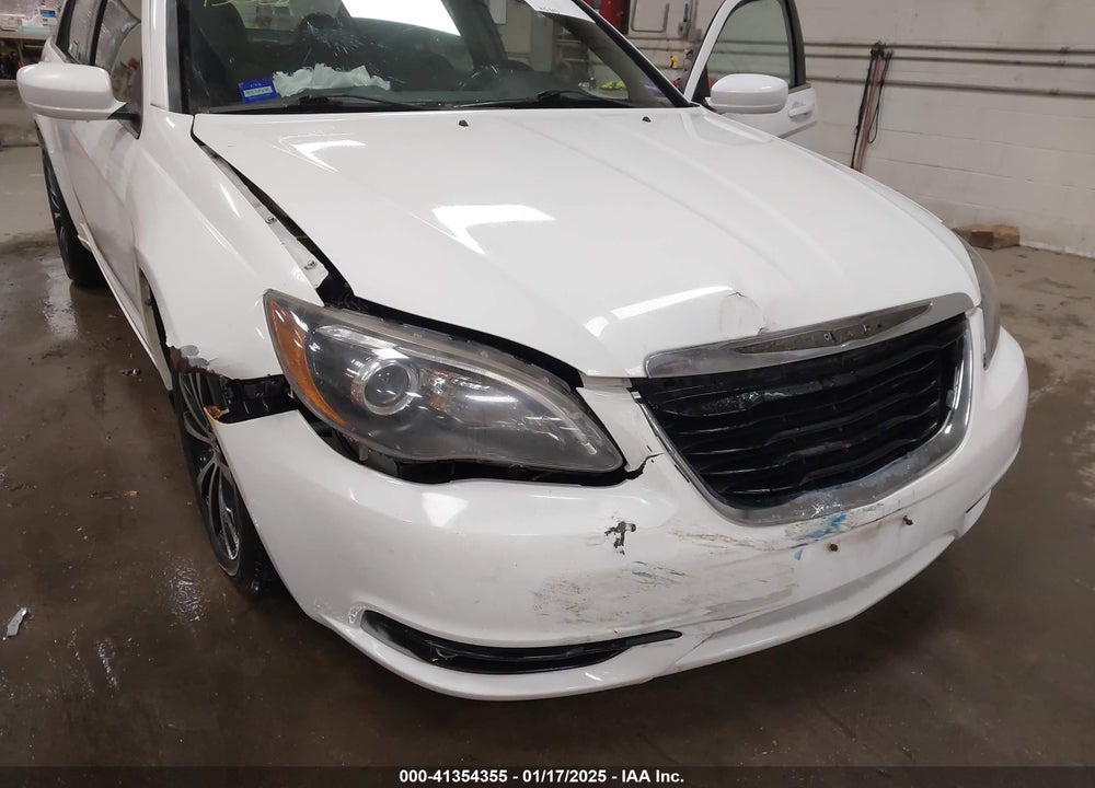 2013 CHRYSLER 200 VIN: 1C3CCBBG0DN737285