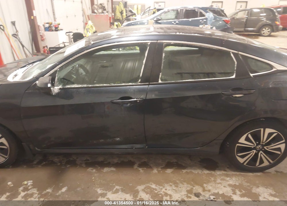 2017 HONDA CIVIC VIN: 19XFC1F77HE017764