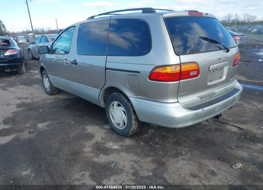 2000 TOYOTA SIENNA XLE VIN: 4T3ZF13C8YU216638