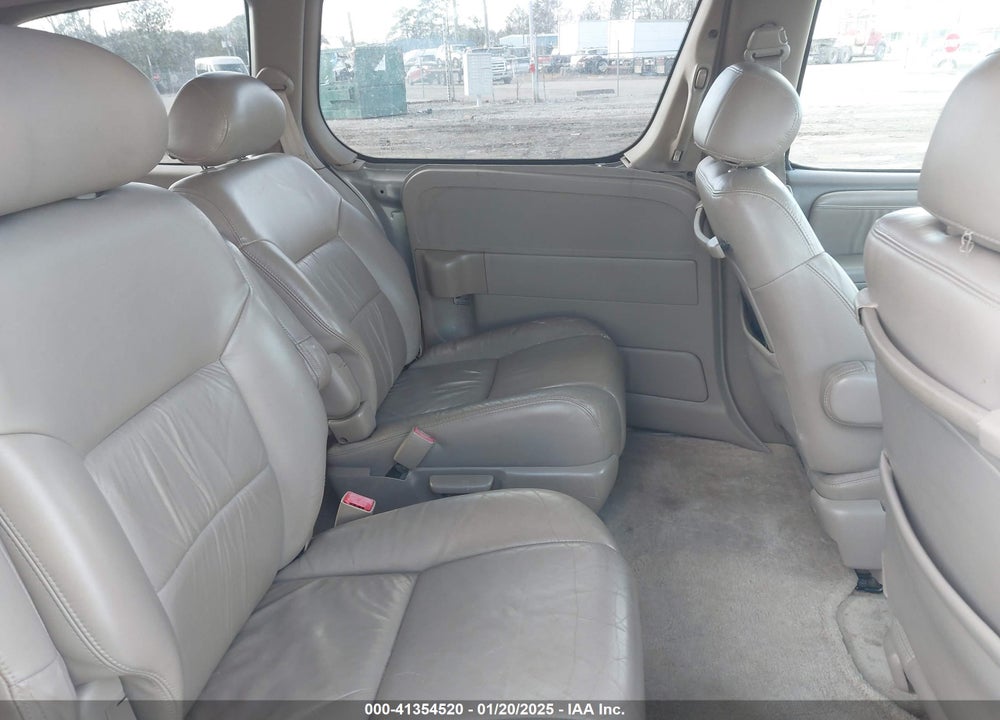 2000 TOYOTA SIENNA XLE VIN: 4T3ZF13C8YU216638