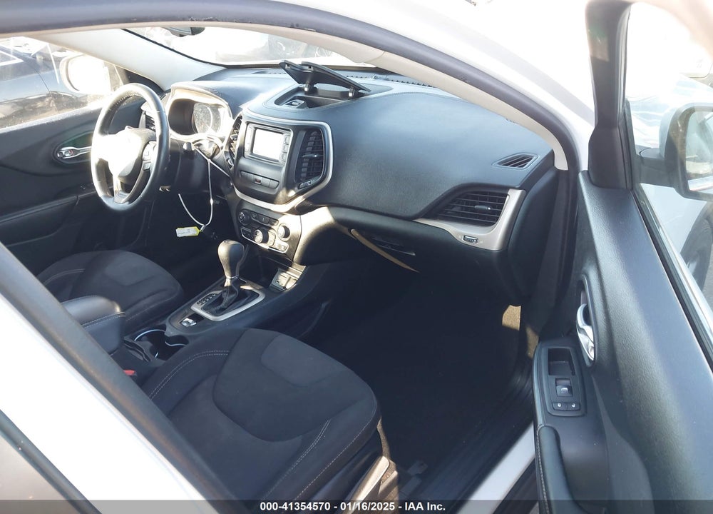 2015 JEEP CHEROKEE LATITUDE VIN: 1C4PJLCB4FW548485