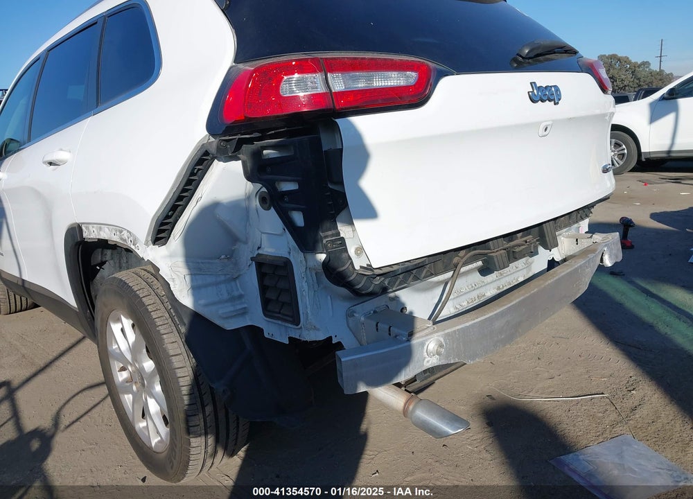 2015 JEEP CHEROKEE LATITUDE VIN: 1C4PJLCB4FW548485