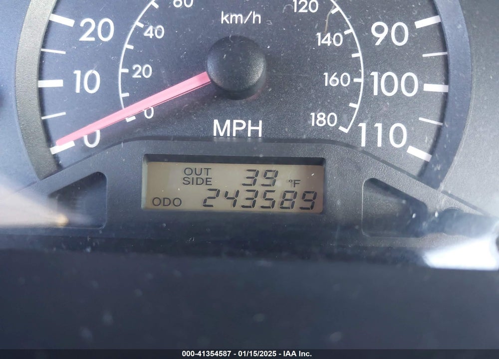 2005 TOYOTA COROLLA CE VIN: 2T1BR32E35C376827
