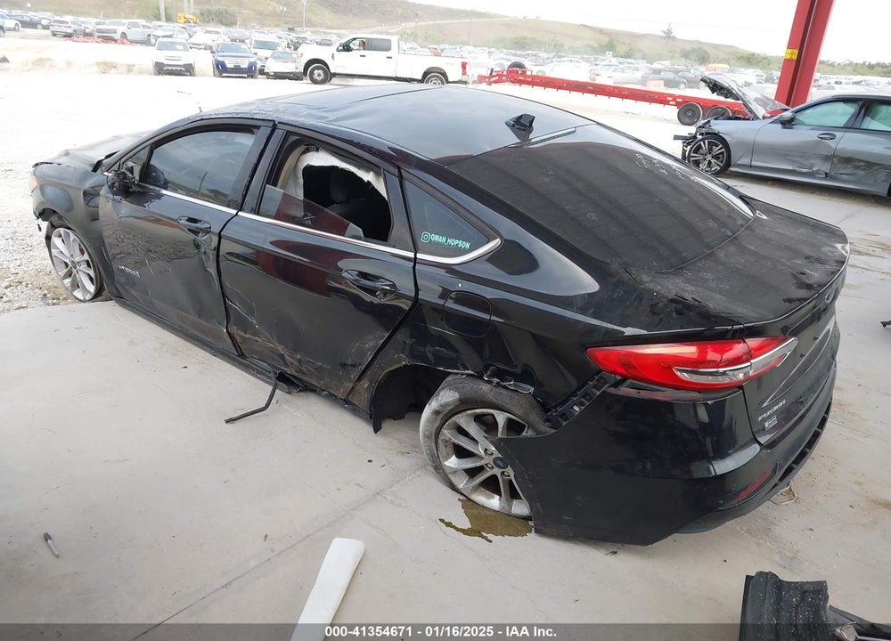 2019 FORD FUSION VIN: 3FA6P0LU9KR116830