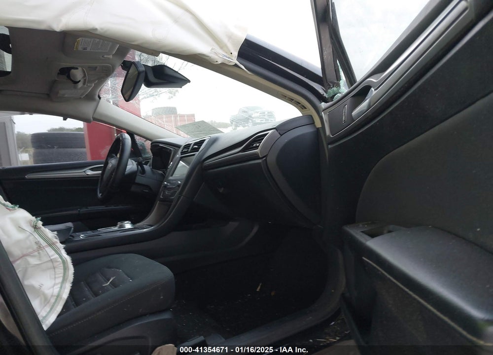 2019 FORD FUSION VIN: 3FA6P0LU9KR116830