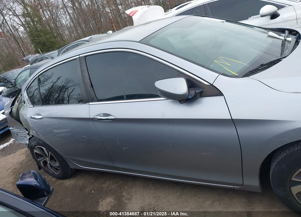 2016 HONDA ACCORD VIN: 1HGCR2F32GA050405