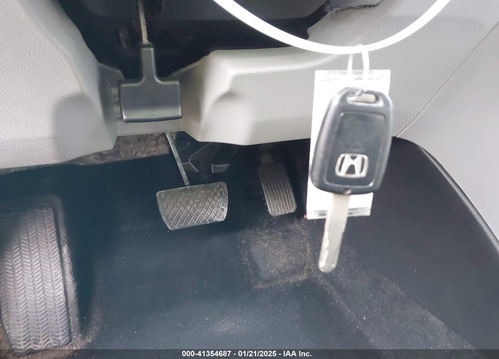 2016 HONDA ACCORD VIN: 1HGCR2F32GA050405