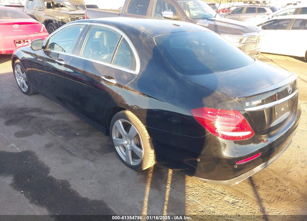 2018 MERCEDES-BENZ E 300 VIN: WDDZF4KB3JA461223