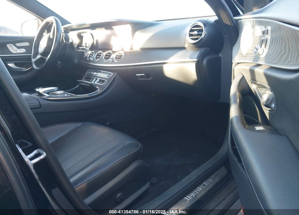 2018 MERCEDES-BENZ E 300 VIN: WDDZF4KB3JA461223