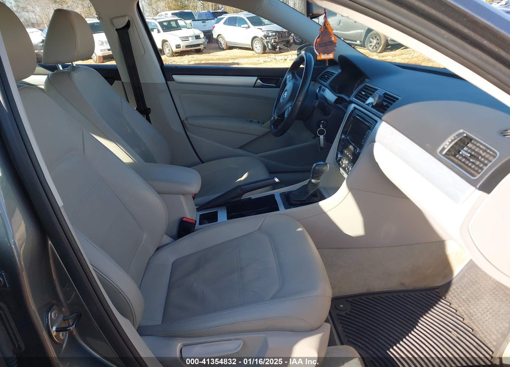 2012 VOLKSWAGEN PASSAT VIN: 1VWBP7A37CC013754