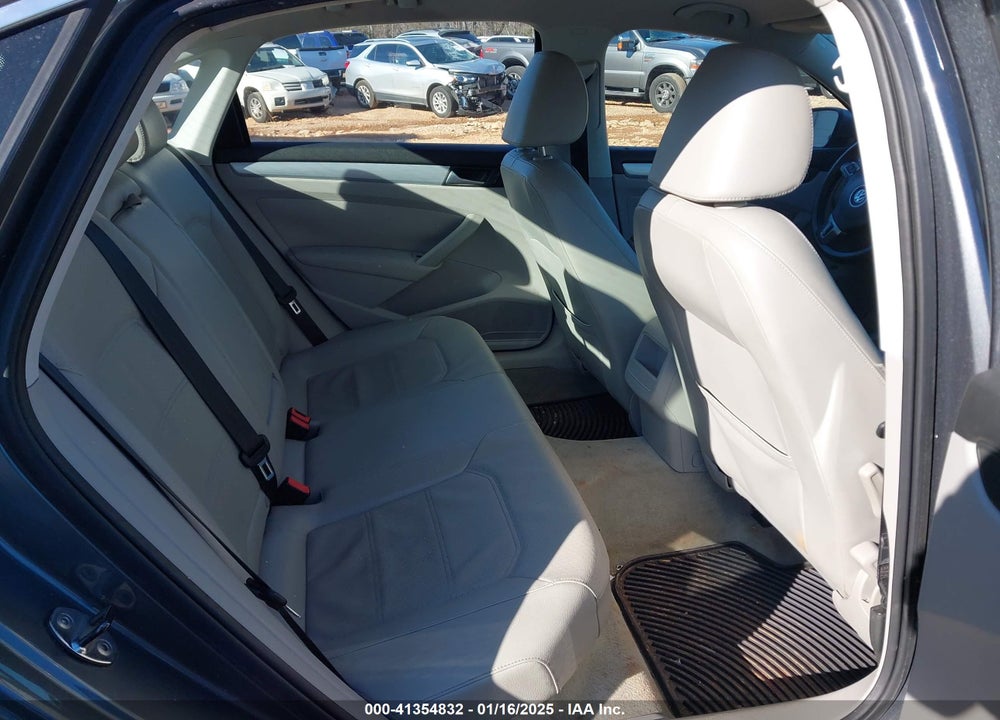 2012 VOLKSWAGEN PASSAT VIN: 1VWBP7A37CC013754