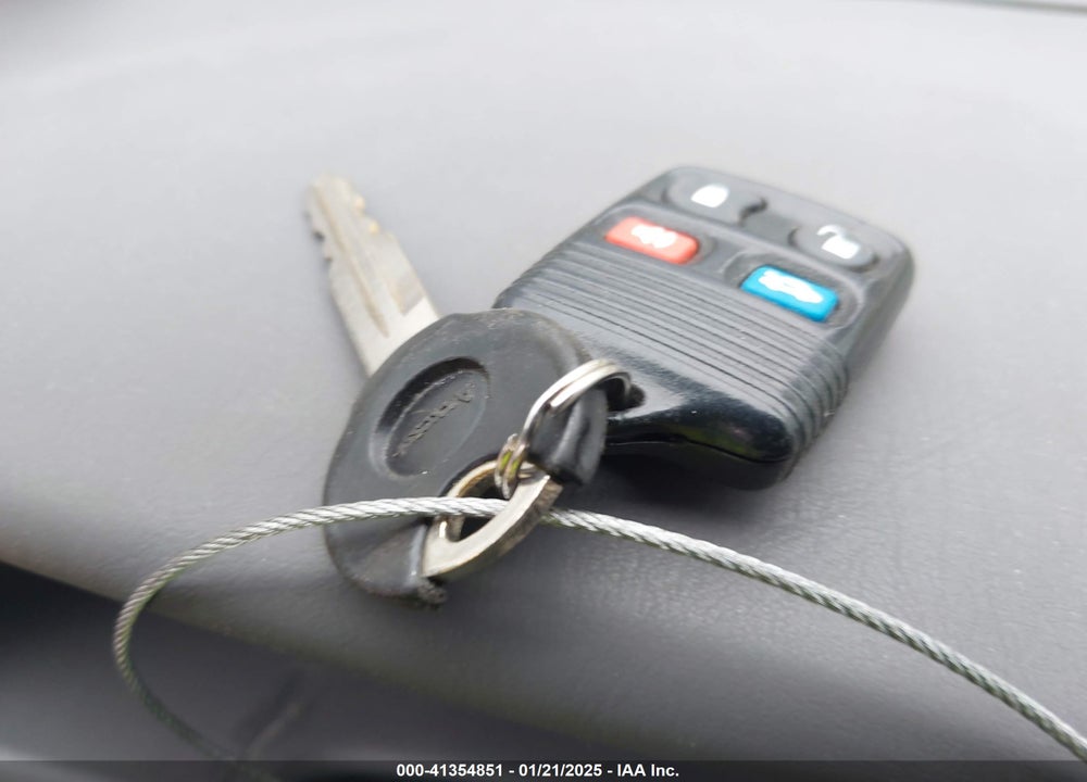 2002 FORD ESCORT FLEET VIN: 3FAFP13P22R117205