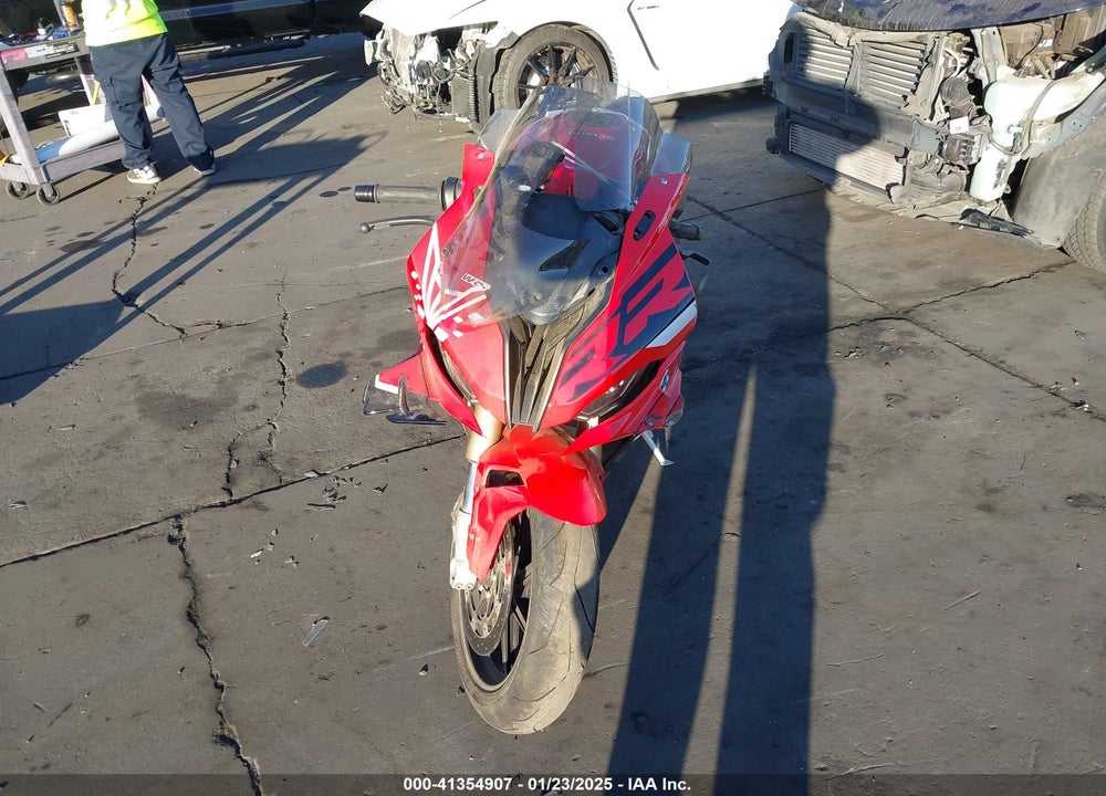2024 BMW S 1000 RR VIN: WB10E630XR6J18841