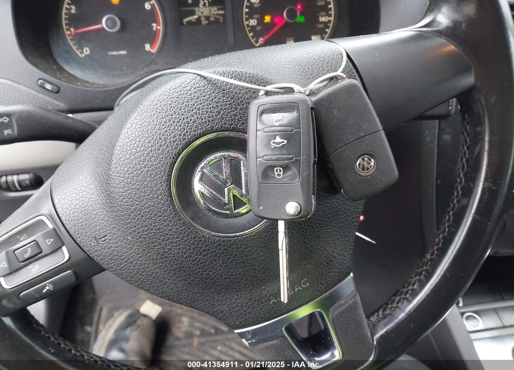 2011 VOLKSWAGEN JETTA 2.5L SEL VIN: 3VWLX7AJ2BM358075