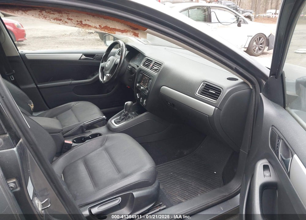 2011 VOLKSWAGEN JETTA 2.5L SEL VIN: 3VWLX7AJ2BM358075