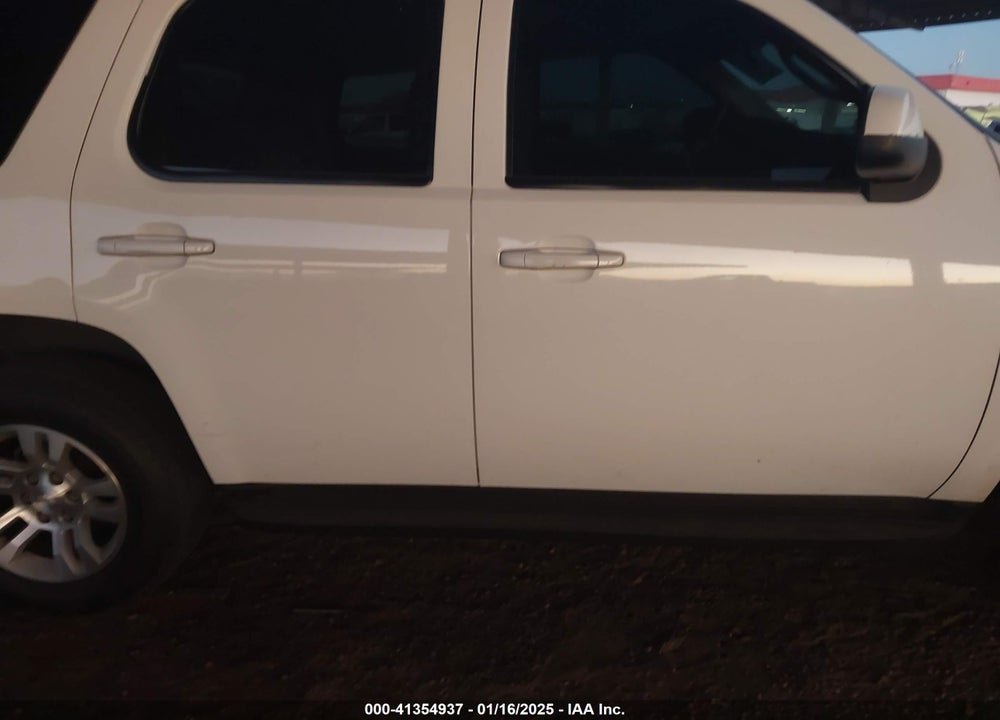 2013 CHEVROLET TAHOE LT VIN: 1GNSCBE04DR305434