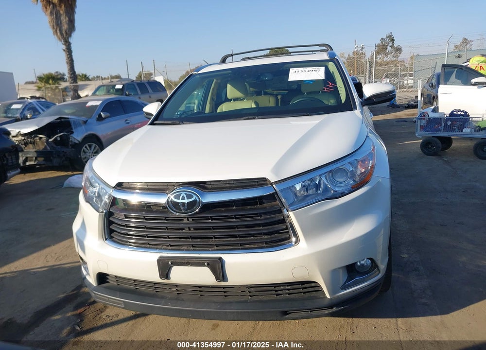 2016 TOYOTA HIGHLANDER LIMITED PLATINUM V6 VIN: 5TDDKRFH2GS352775