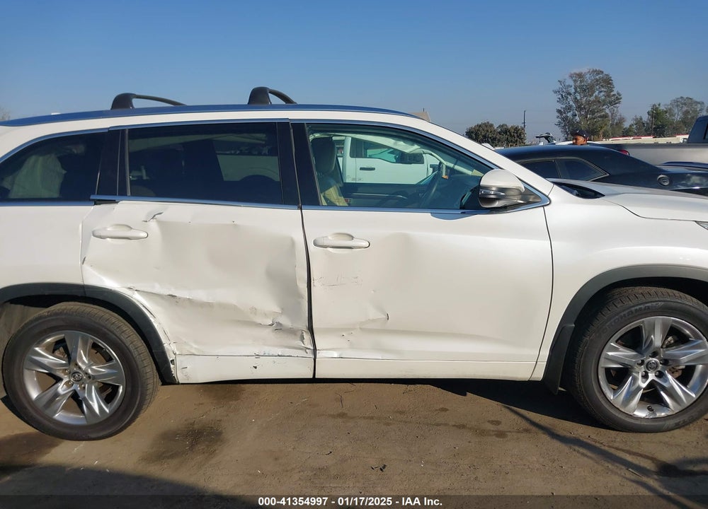 2016 TOYOTA HIGHLANDER LIMITED PLATINUM V6 VIN: 5TDDKRFH2GS352775