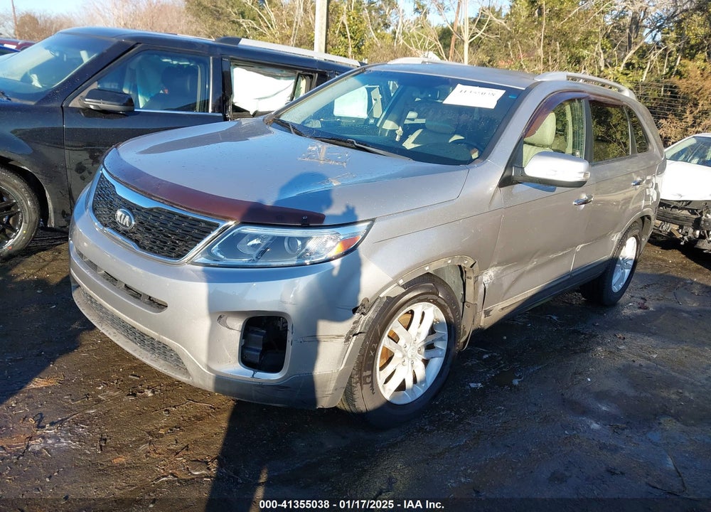 2015 KIA SORENTO LX VIN: 5XYKT3A62FG643912