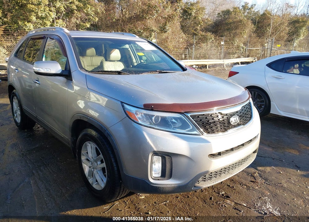 2015 KIA SORENTO LX VIN: 5XYKT3A62FG643912