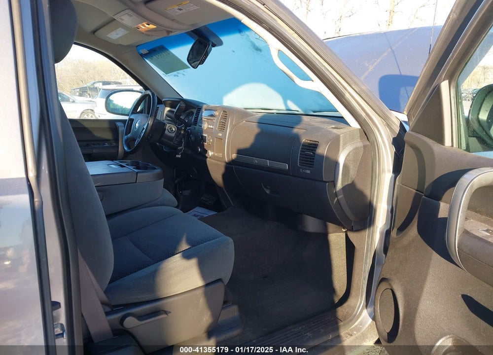 2008 CHEVROLET SILVERADO VIN: 2GCEK190981220682