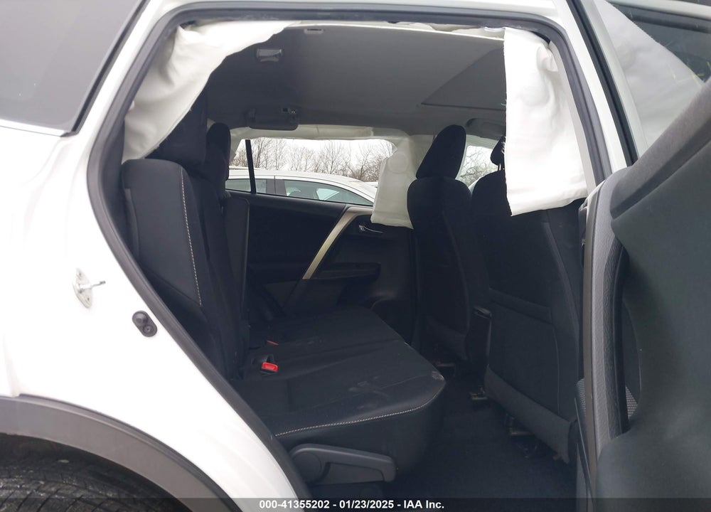 2015 TOYOTA RAV4 XLE VIN: 2T3RFREV8FW251173
