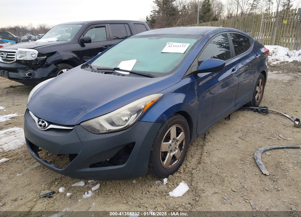 2016 HYUNDAI ELANTRA VIN: 5NPDH4AE5GH693592